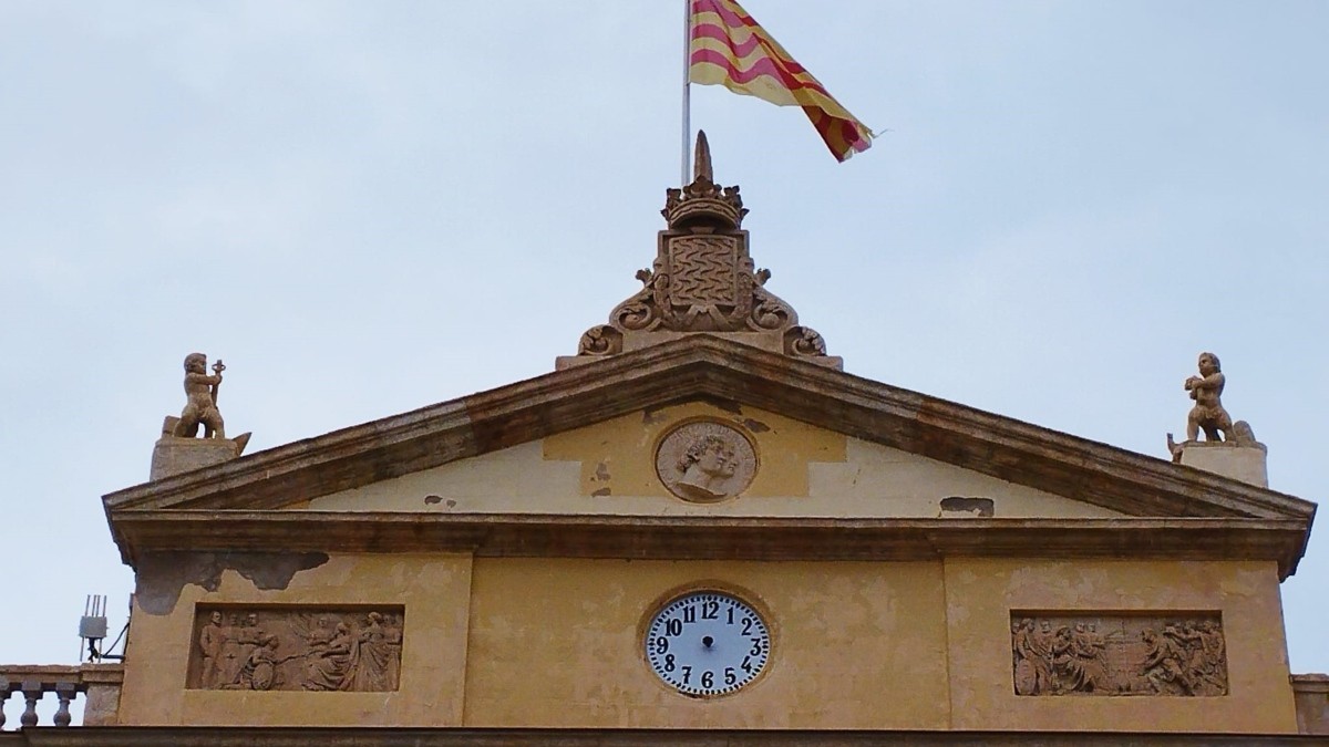 Imatge actual del rellotge de l'Ajuntament de Tarragona.