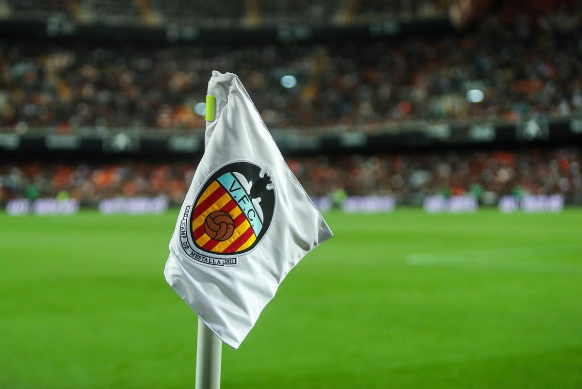 Una banderola del València a Mestalla