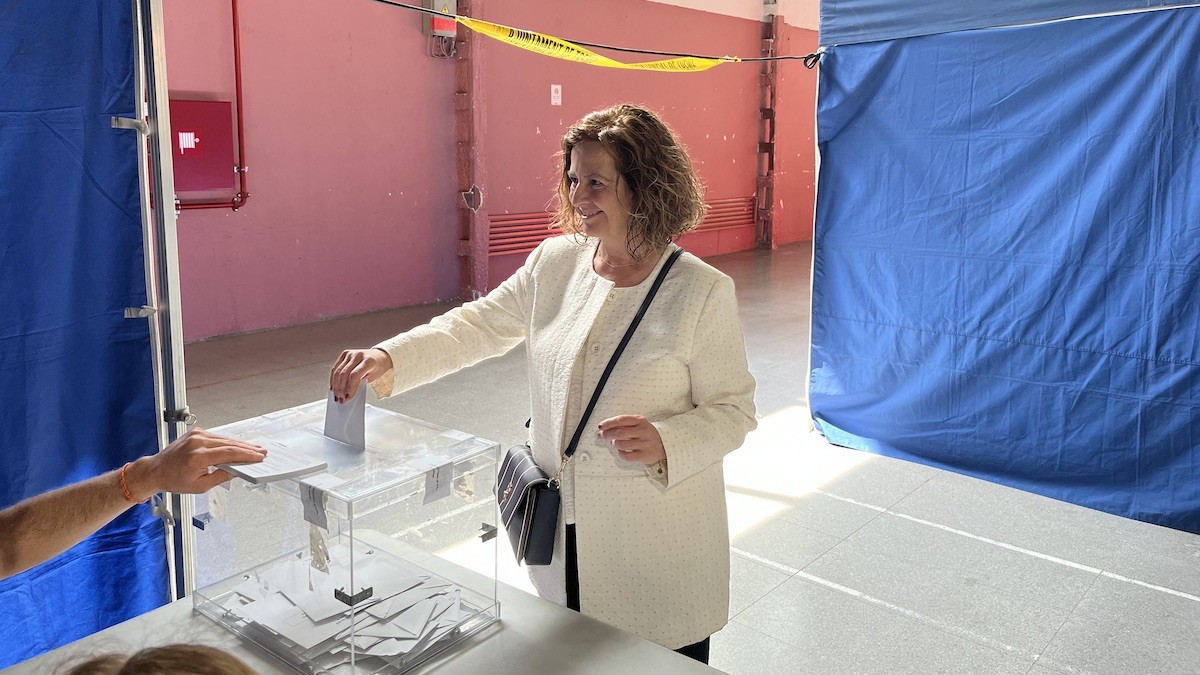Sílvia Romero votant aquest diumenge a Tremp