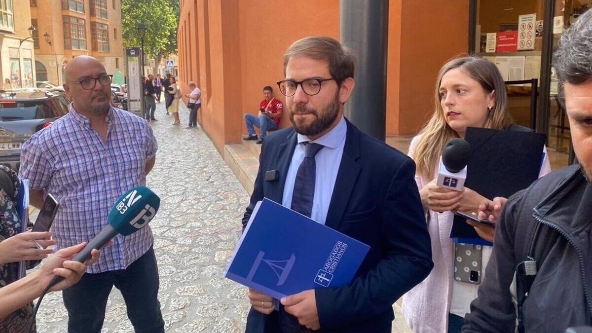 El portaveu d'Advocats Cristians, Norberto Domínguez, a la sortida del jutjat de Palma