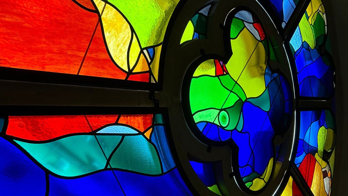 L'església de la Sagrada Família de la Bauma estrena nous vitralls