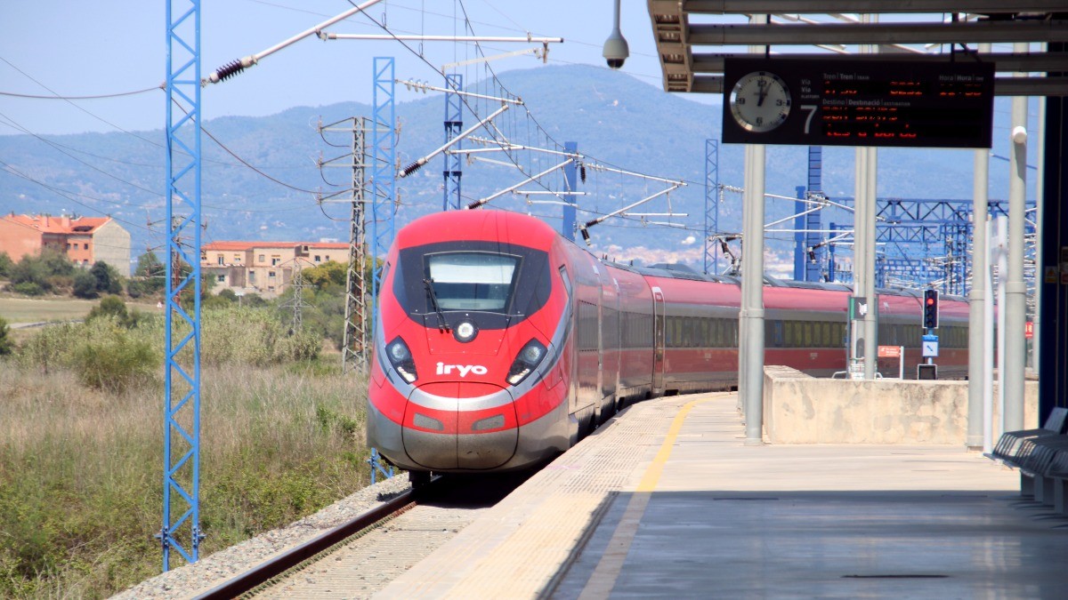 Imatge del primer tren Iryo que ha arribat a l'estació del Camp de Tarragona.