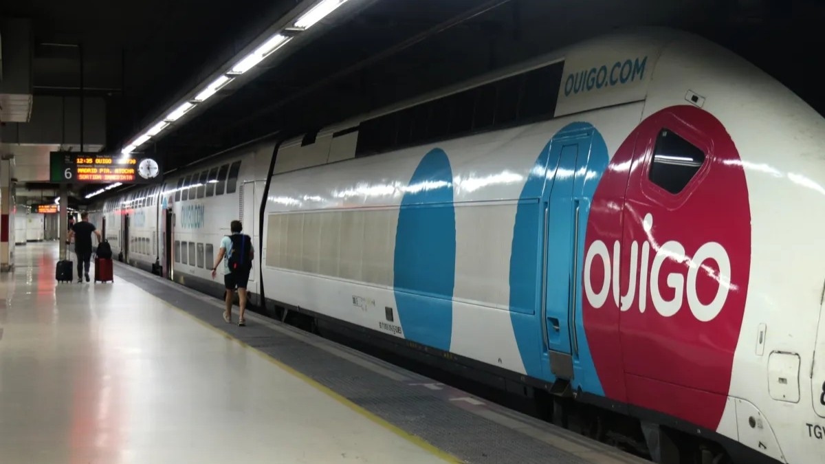 Imatge d'un tren Ouigo a l'estació de Sants de Barcelona.