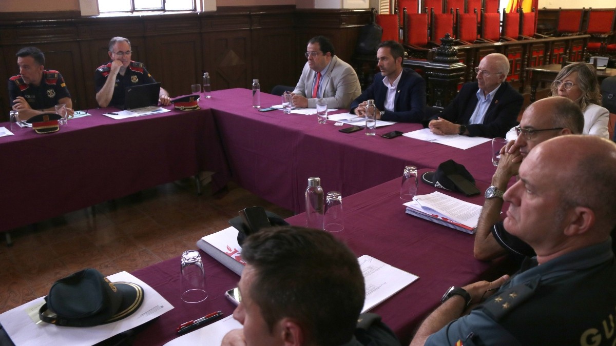 La Junta Local de Seguretat de Tortosa s'ha reunit aquest dijous amb la presència del conseller d'Interior, Joan Ignasi Elena.