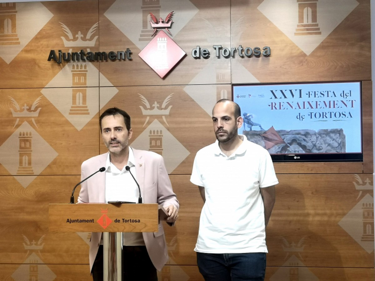 L'alcalde de Tortosa, Jordi Jordan i el regidor encarregat del Renaixement, Víctor Grau explicant el dispositiu de seguretat durant la Festa 