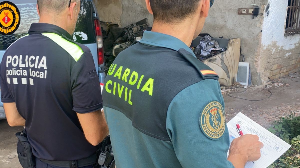 La policia va localitzar el taller il·legal a Tortosa.