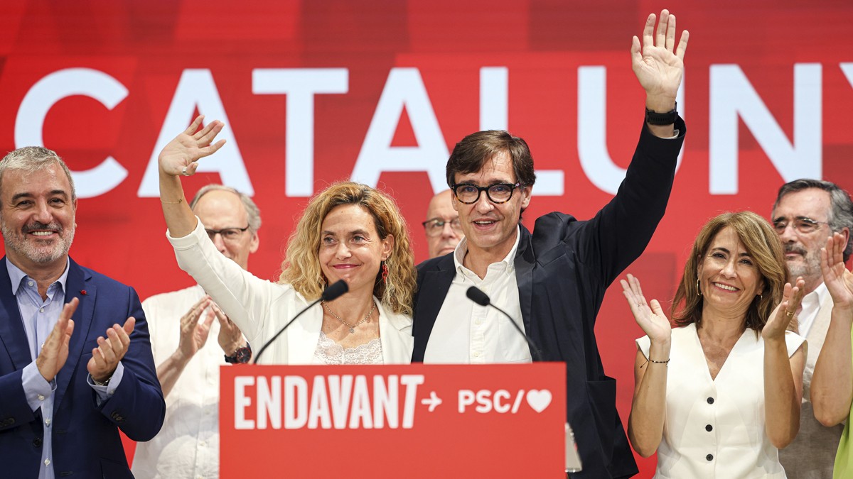 Salvador Illa i Meritxell Batet celebren la victòria electoral a Catalunya