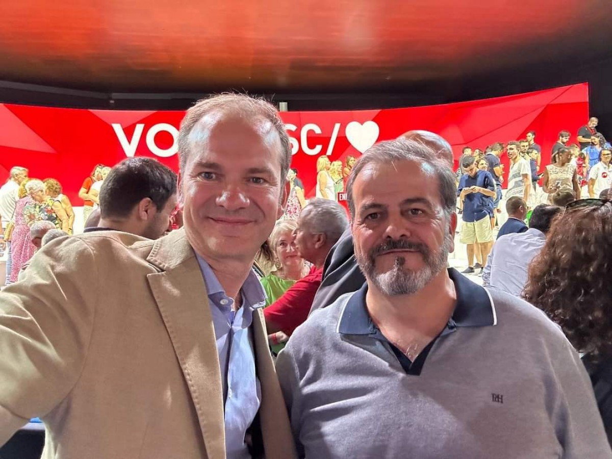 Manel de la Vega i Jordi López en un acte de campanya del PSC