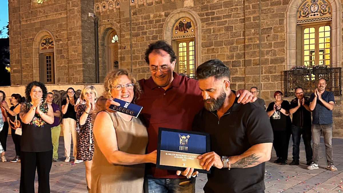 Imma Farrús i Miguel Àngel López, de Lo Racó del Pont, amb Marc Ribas