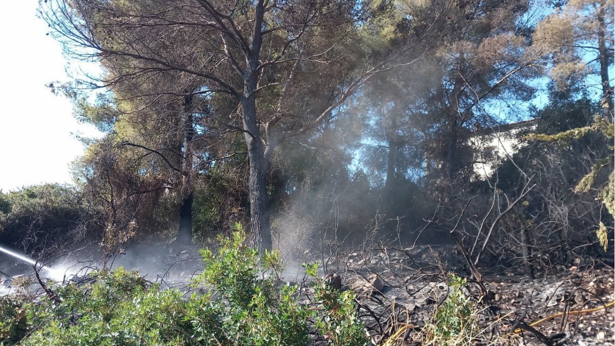Imatge de l'incendi que ha tingut lloc aquest matí al terme municipal de Castellet i la Gornal.