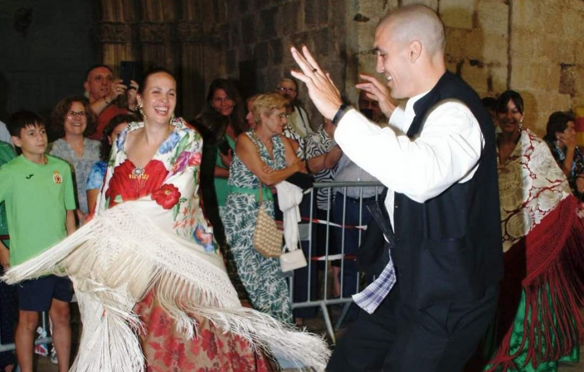 Oriol Romeu ballant la jota d'Ulldecona aquest agost