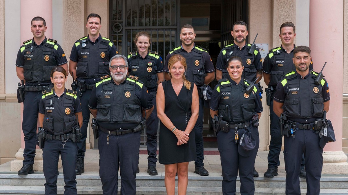 Sis nous agents i tres caporals a la Policia Local de Rubí