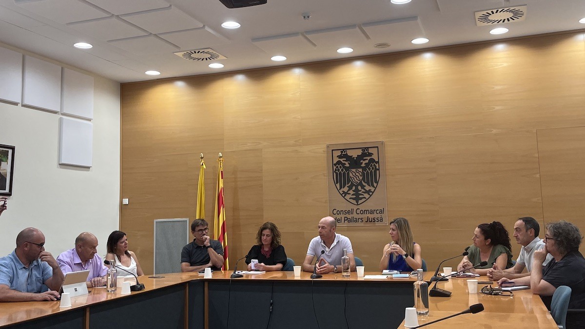 Jordi Navarra, rodejat de la resta d'alcaldes de la comarca