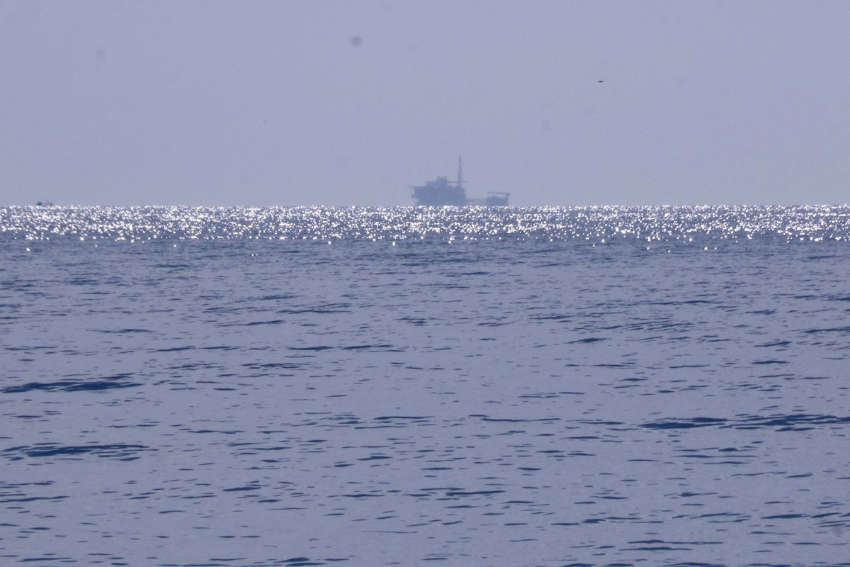 Vista de la planta marina del projecte Castor des del punt on el gasoducte entre al mar, a la costa de Vinaròs  