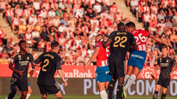 El Madrid assalta Montilivi i trenca el somni del liderat del Girona (0-3)