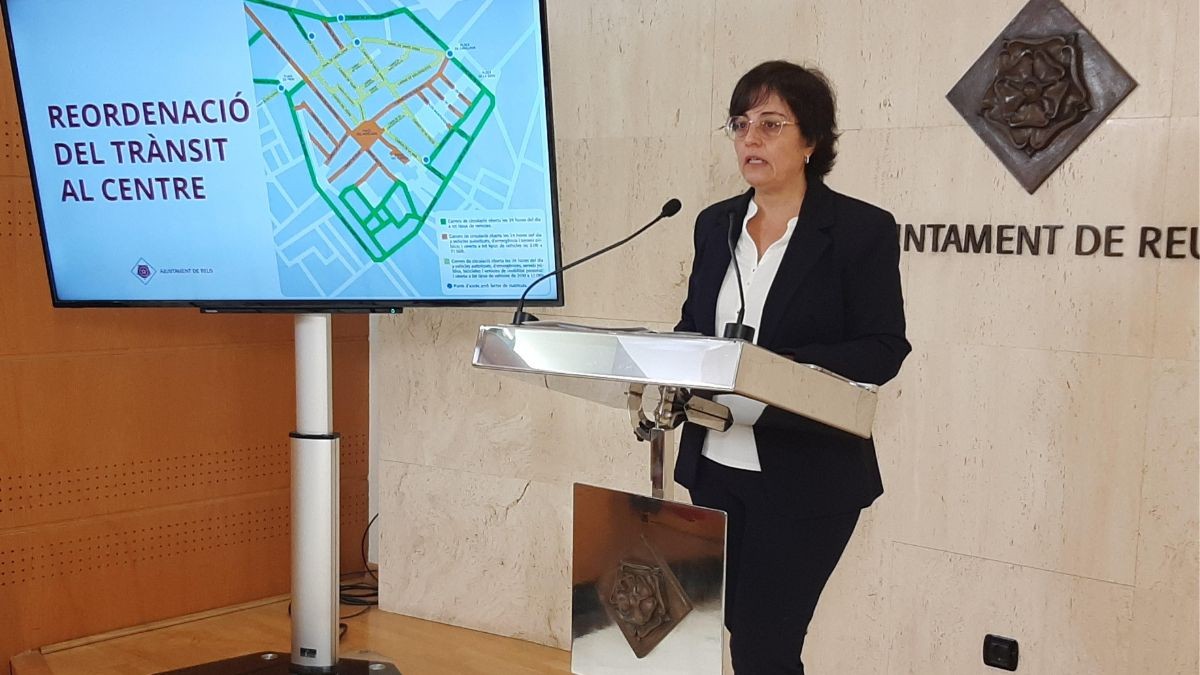 La regidora Dolors Vàzquez ha presentat el pla de reordenació del trànsit als carrers del centre de Reus