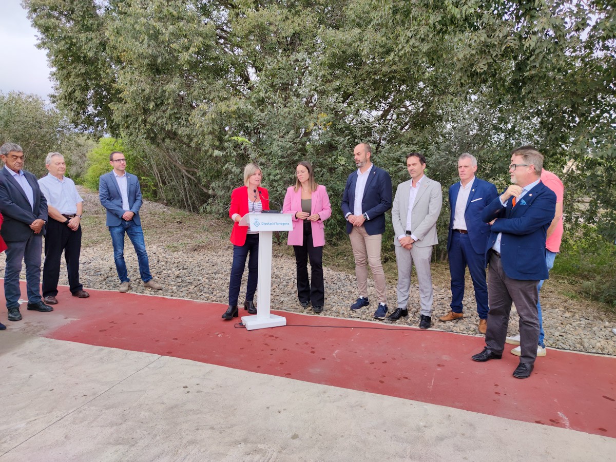 La presidenta de la Diputació i els alcaldes ebrencs han presentat les obres d'ampliació de la Via Verda des de Roquetes fins a la Ràpita 