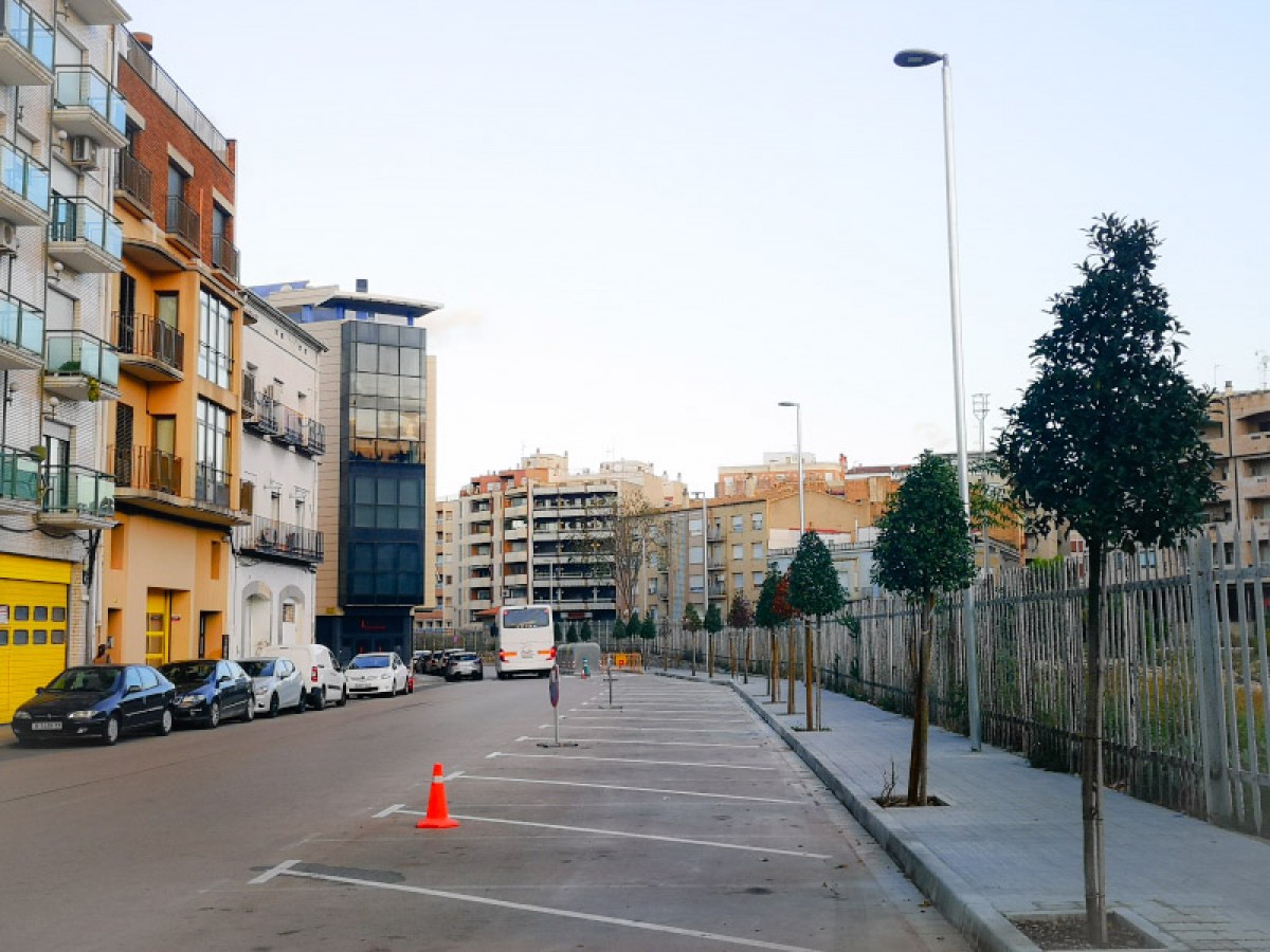 El carrer Ronda Docs de Tortosa després de les obres de millora 