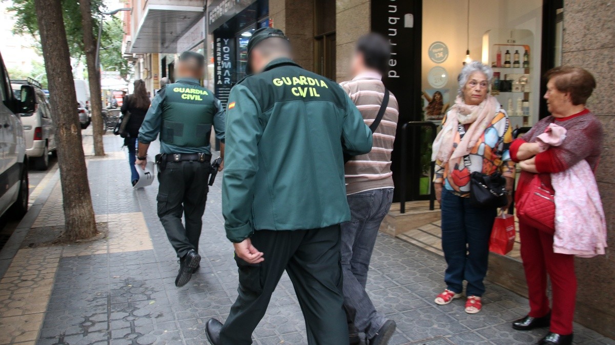 Imatge d'un dels detinguts durant l'operatiu policial a Tarragona.