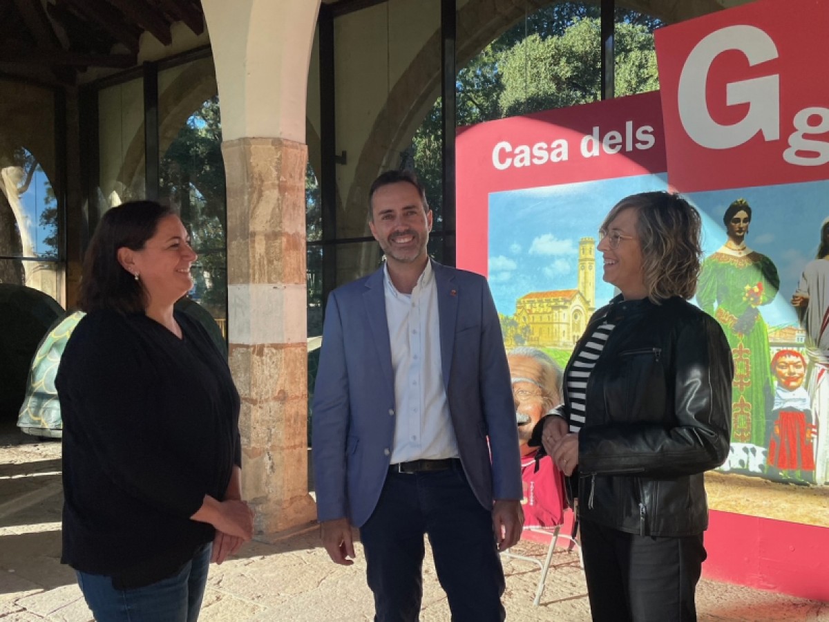 L'alcalde de Tortosa amb part de l'equip de govern han visitat les obres de 'La Casa dels Gegants'