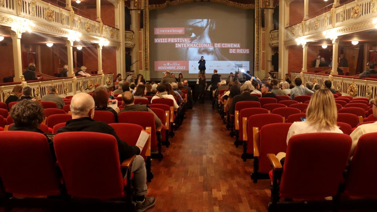 Aproximadament 250 persones van gaudir de l'estrena del documental 'Sang i salsa (de tomàquet)' al Teatre Bartrina de Reus