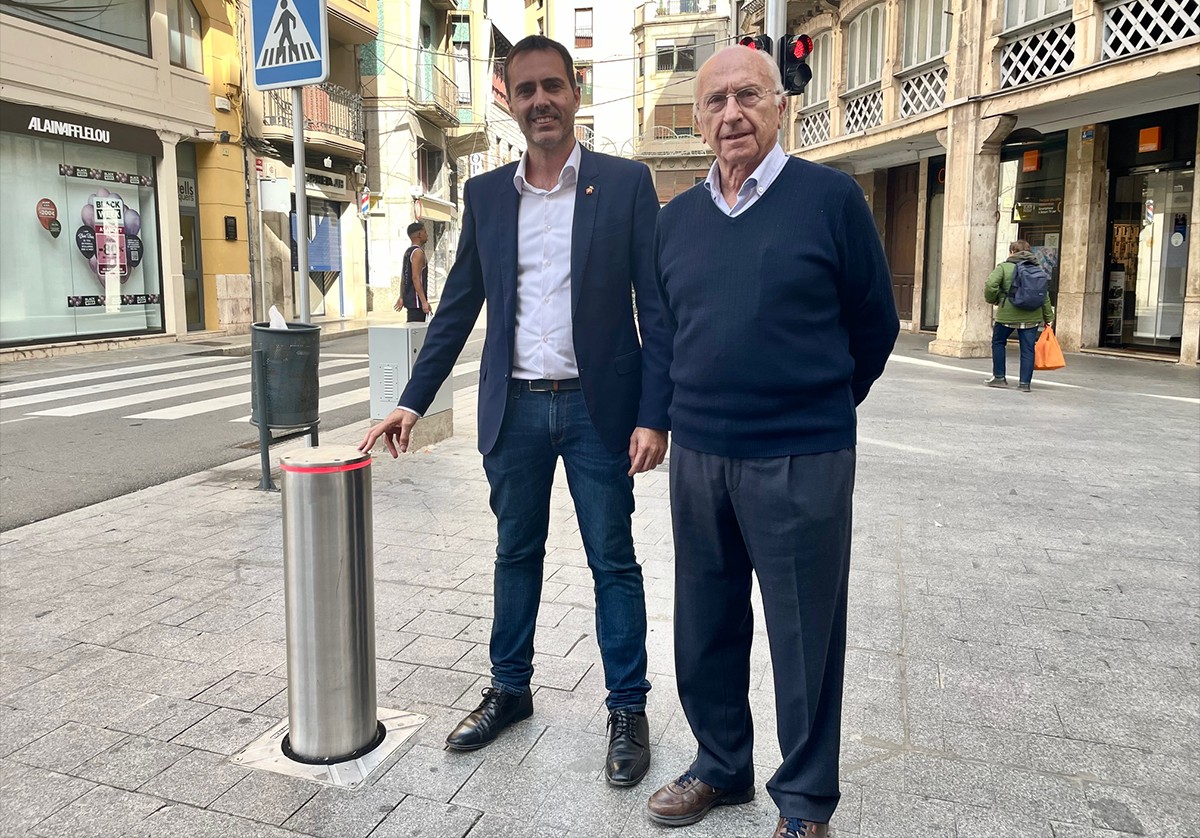 L'alcalde, Jordi Jordan, i el regidor de Mobilitat, Francesc Vallespí.