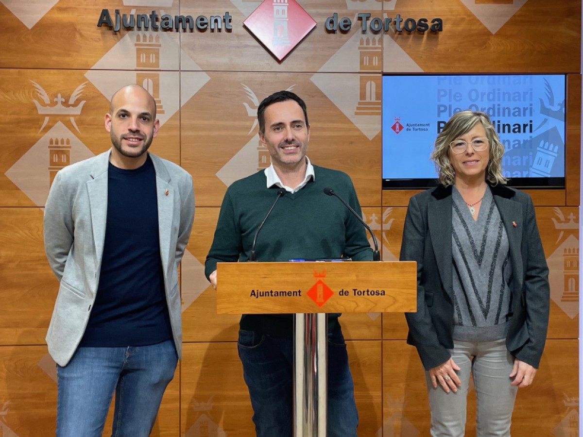 L'alcalde de Tortosa, Jordi Jordan i els dos primers tinents d'alcaldes en roda de premsa este matí