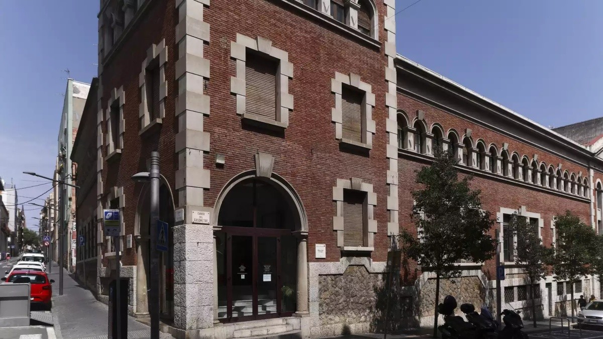 La Biblioteca Pública de Tarragona està ubicada actualment al carrer Gasòmetre.
