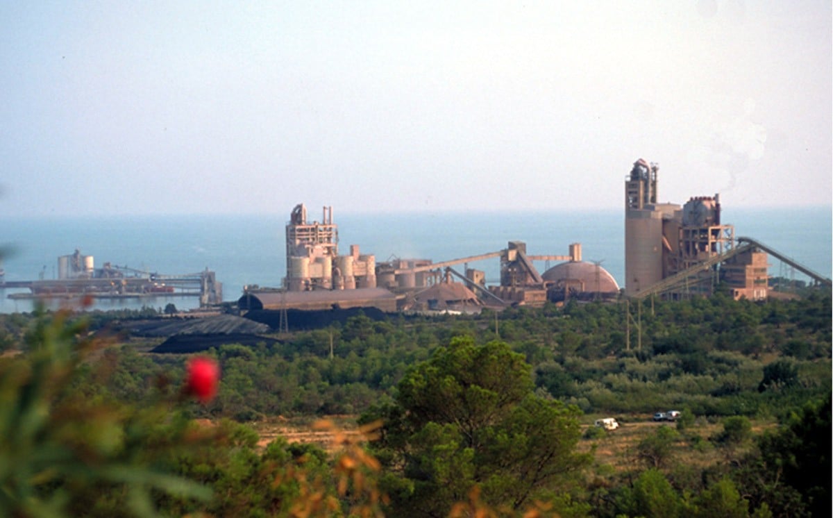 Vista panoràmica de la planta de Cemex a Alcanar