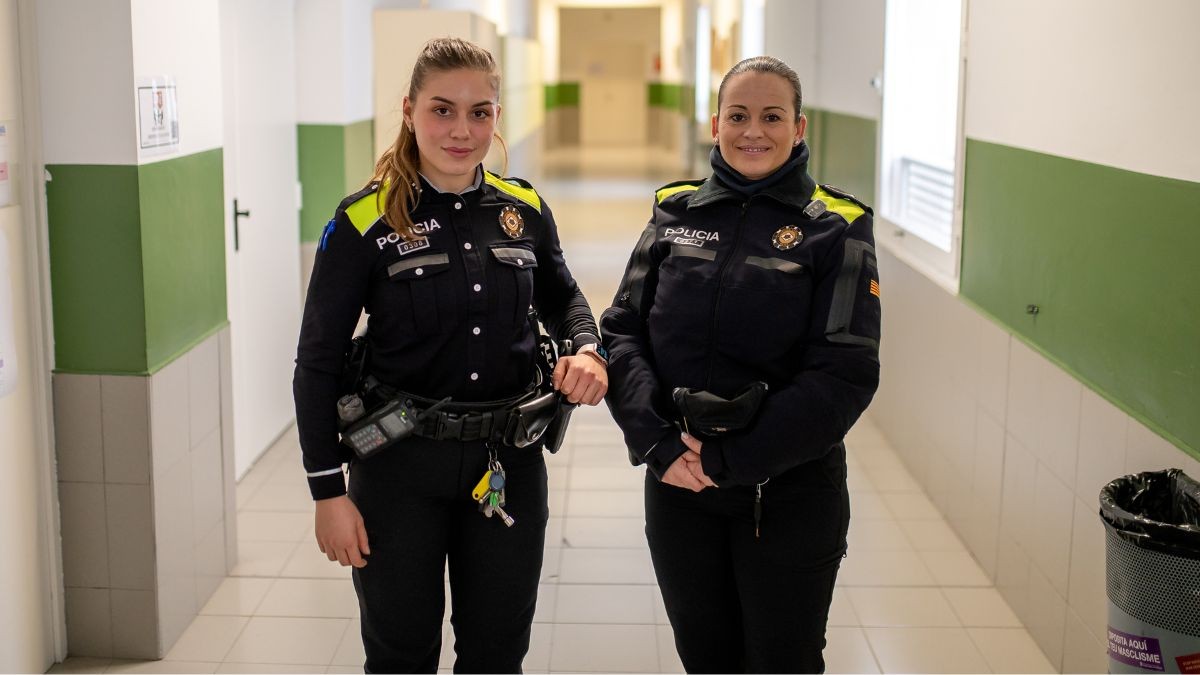La Lídia i la Carol són dues policies que formen part del cos de la Guàrdia Urbana de Reus.
