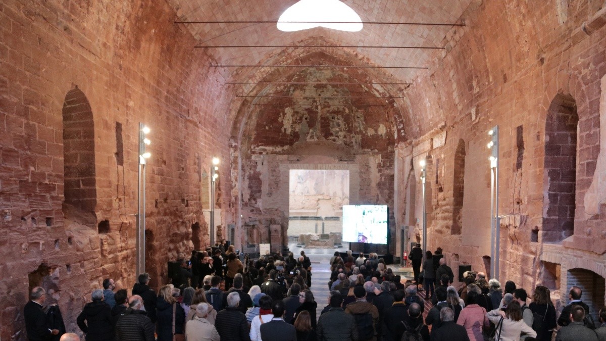 Imatge de l'interior de la rehabilitada església de la Cartoixa d'Escaladei.