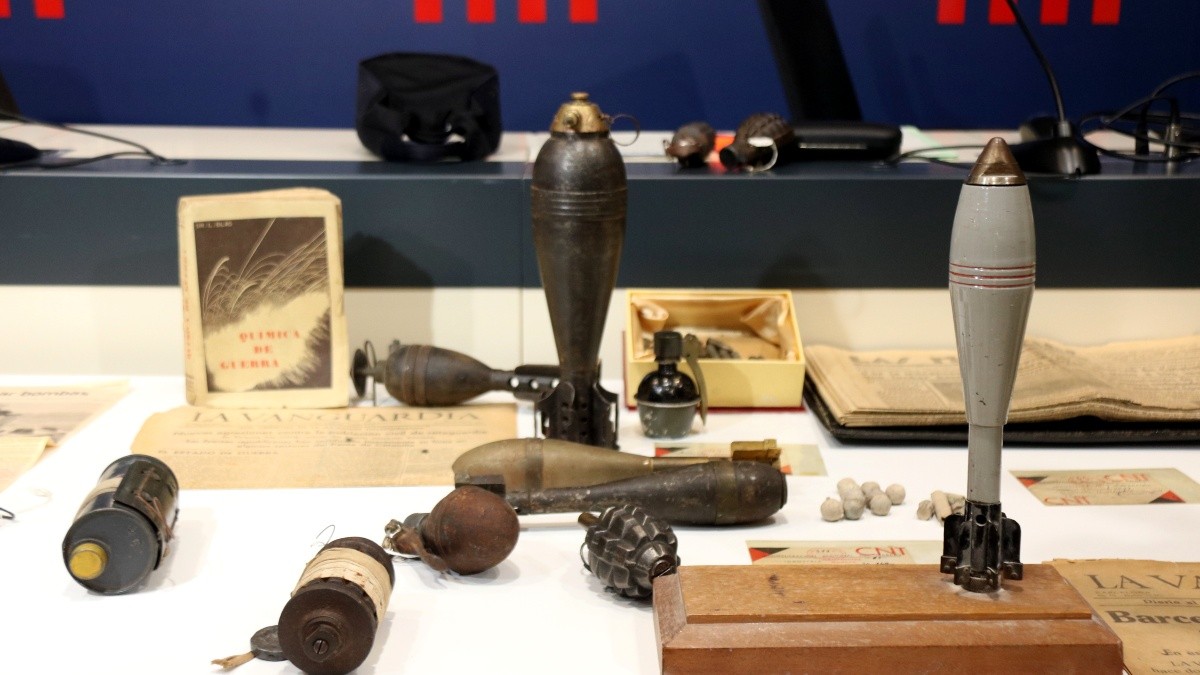 Imatge d'alguns dels artefactes explosius localitzats pels TEDAX dels Mossos d'Esquadra.