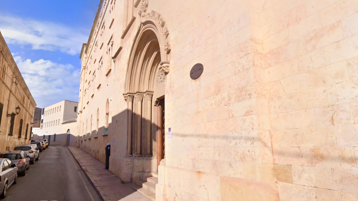 Imatge de la façana de l'edifici del Seminari de Tarragona.