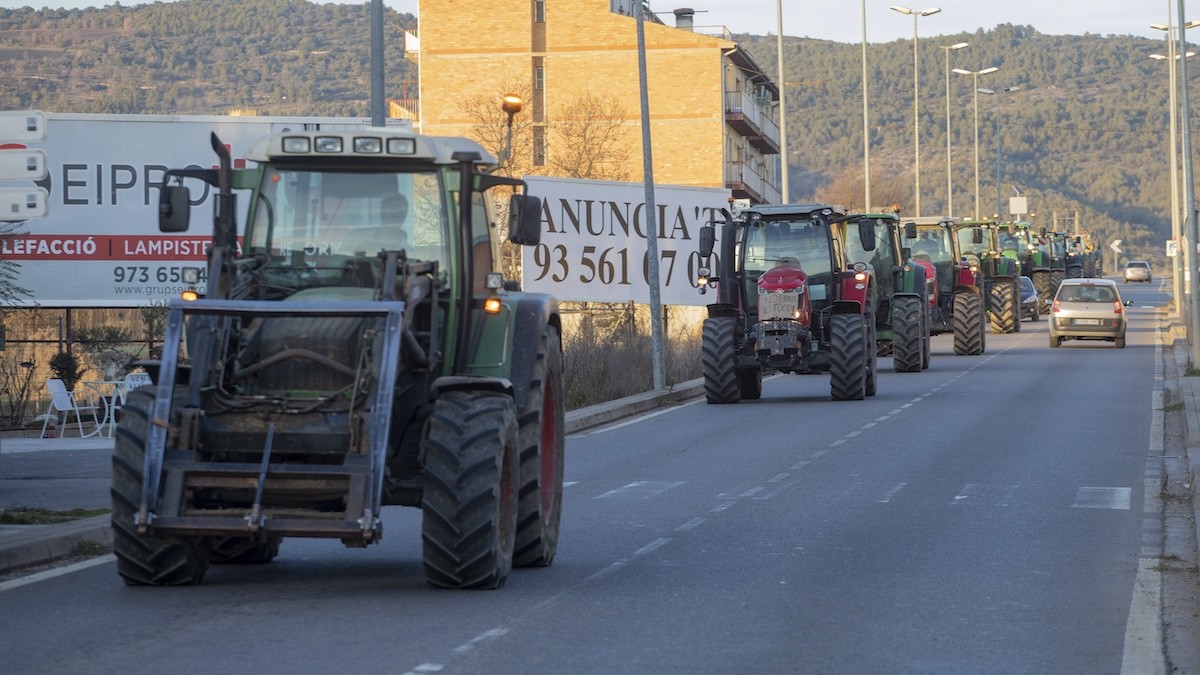 La marxa lenta de tractors entrant a Tremp
