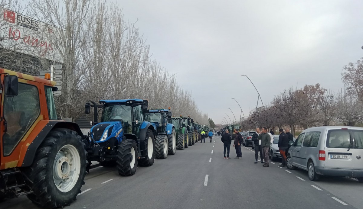 Els Pagesos concentrats a Amposta per iniciar la marxa i tall de carreteres que ha de durar 24 hores