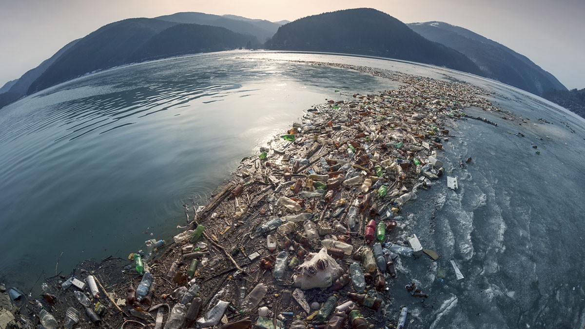 Els residus de plàstic s'acumulen als oceans fins a formar autèntiques illes