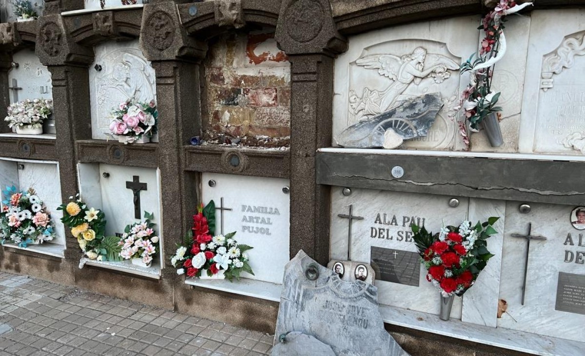 Nínxols danyats al cementiri de Lleida