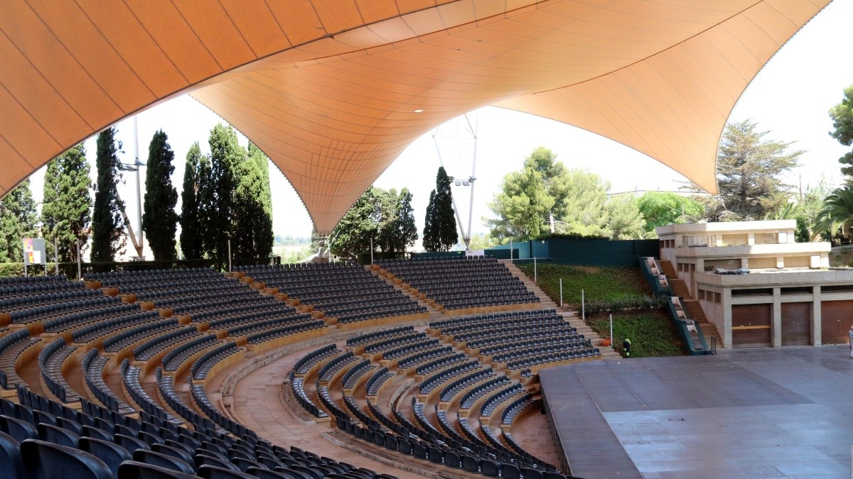 La carpa del Teatre Auditori del Camp de Mart es va instal·lar l'any 1993.