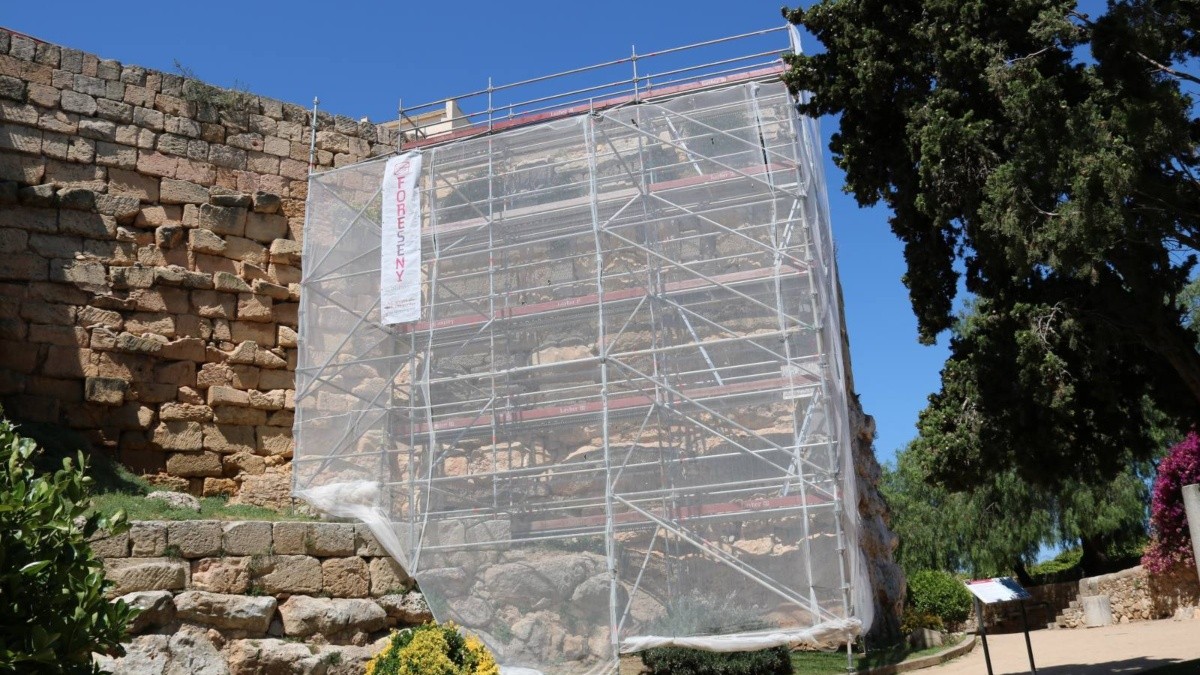Imatge de la bastida que es va instal·lar l'any 2021 a la Torre de Minerva de Tarragona.