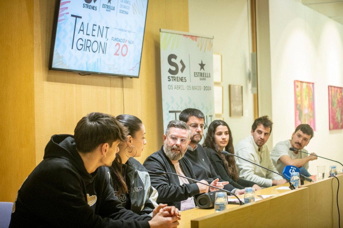 Els quatre artistes seleccionats, en la roda de premsa del premi Talent Gironí
