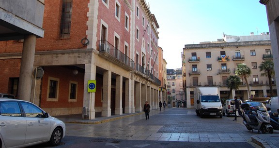 Font  d'Espanya coneguda com la Plaça de l'Ajuntament de Tortosa
