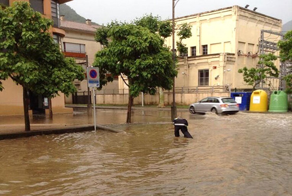 El passeig de Sant Joan de Ripoll, mig inundat diumenge