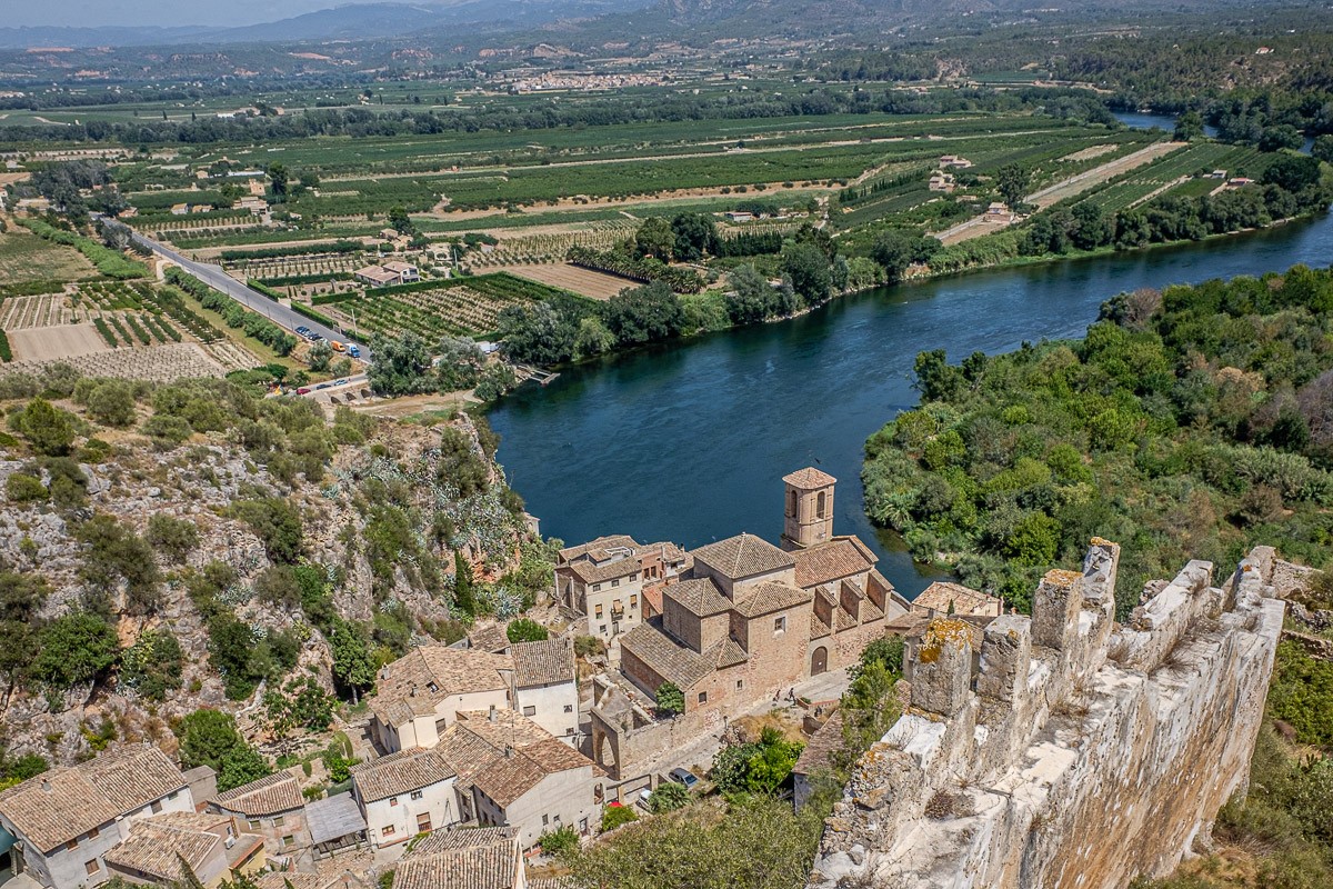 10 propostes per descobrir el patrimoni de l'Ebre navegant pel riu fins al  delta